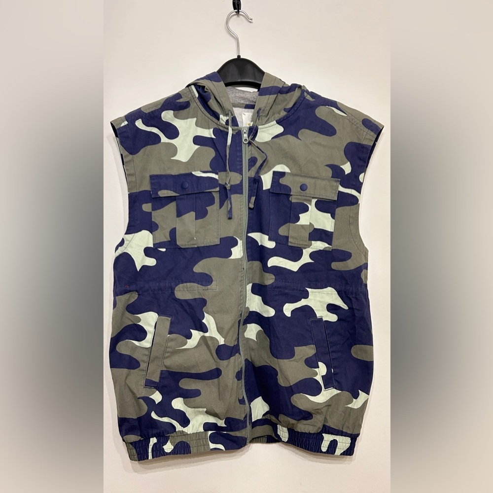 AERIE OFFLINE CAMO VEST WITH HOOD